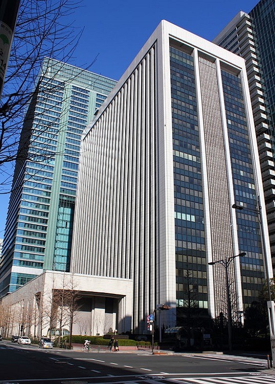 Bank-of-Tokyo-Mitsubishi-UFJ-Kakidai-Wkimedia-Commons.jpg